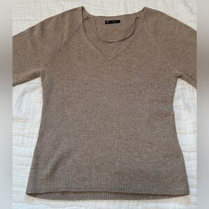 GAP V-Neck Sweater